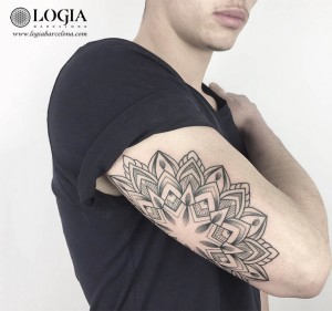 tatuaje-triceps-mandala-logiabarcelona-ana-godoy   